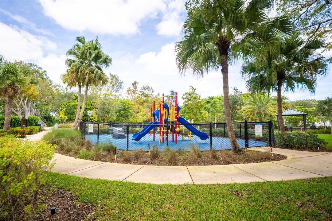 For Sale: $1,399,990 (3 beds, 2 baths, 2284 Square Feet)