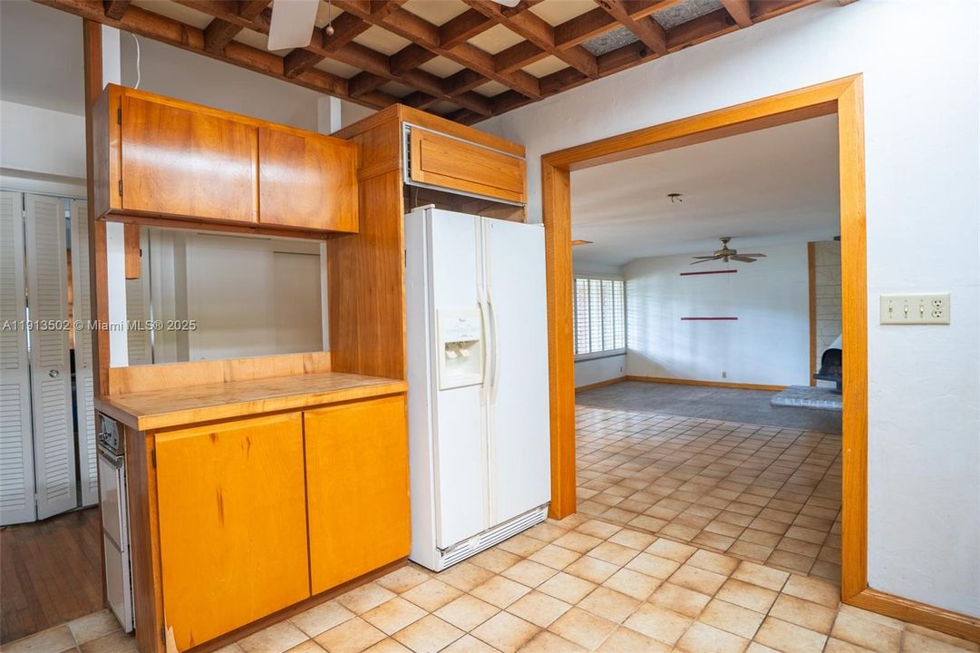 For Sale: $1,399,990 (3 beds, 2 baths, 2284 Square Feet)