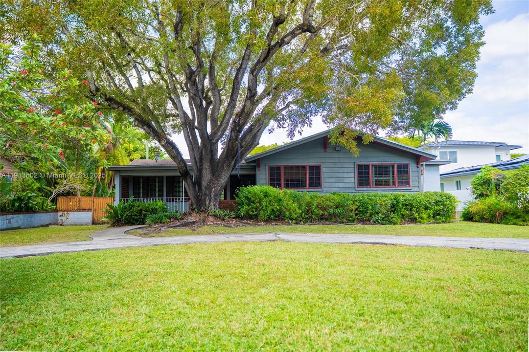 For Sale: $1,399,990 (3 beds, 2 baths, 2284 Square Feet)