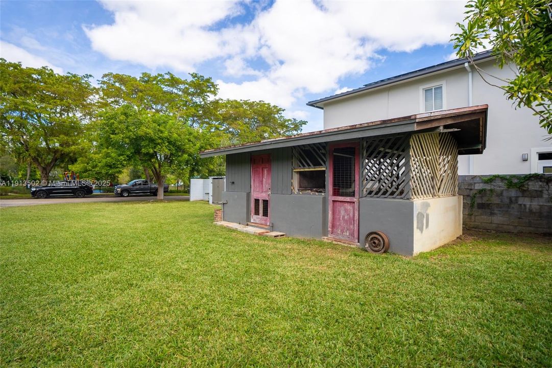 For Sale: $1,399,990 (3 beds, 2 baths, 2284 Square Feet)