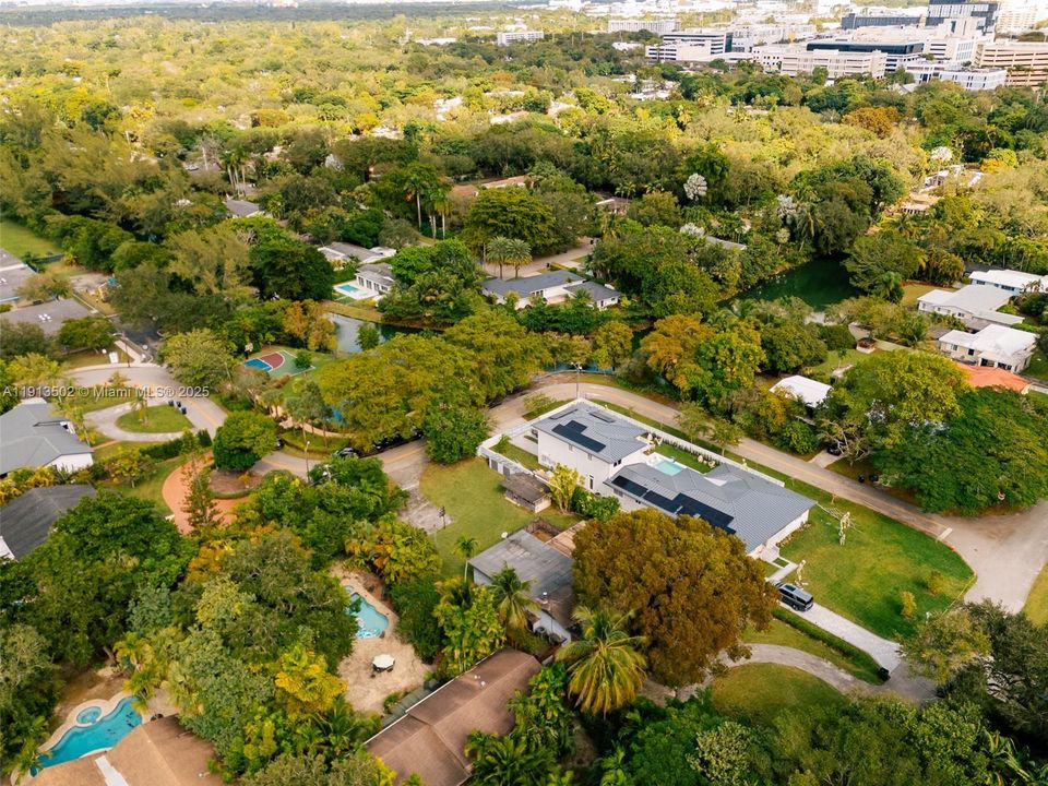 For Sale: $1,399,990 (3 beds, 2 baths, 2284 Square Feet)