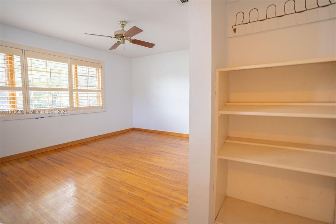 For Sale: $1,399,990 (3 beds, 2 baths, 2284 Square Feet)