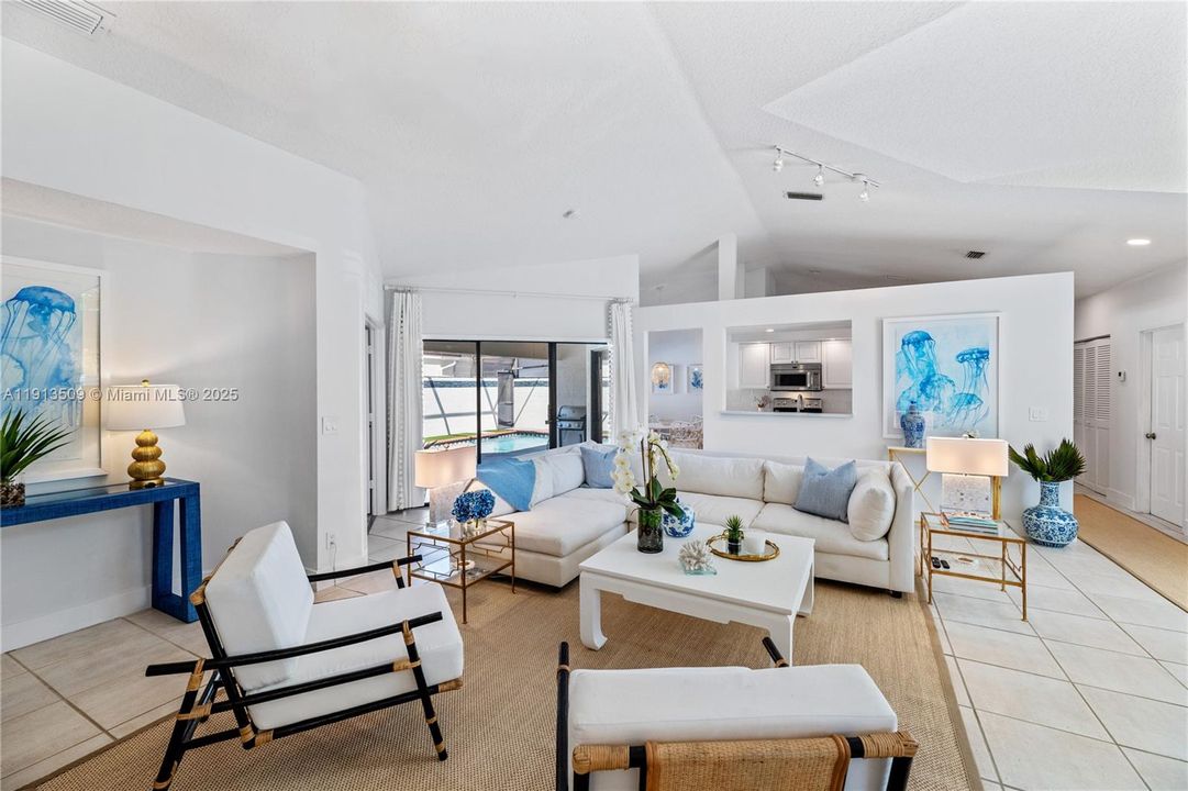 For Rent: $12,500 (3 beds, 2 baths, 1665 Square Feet)