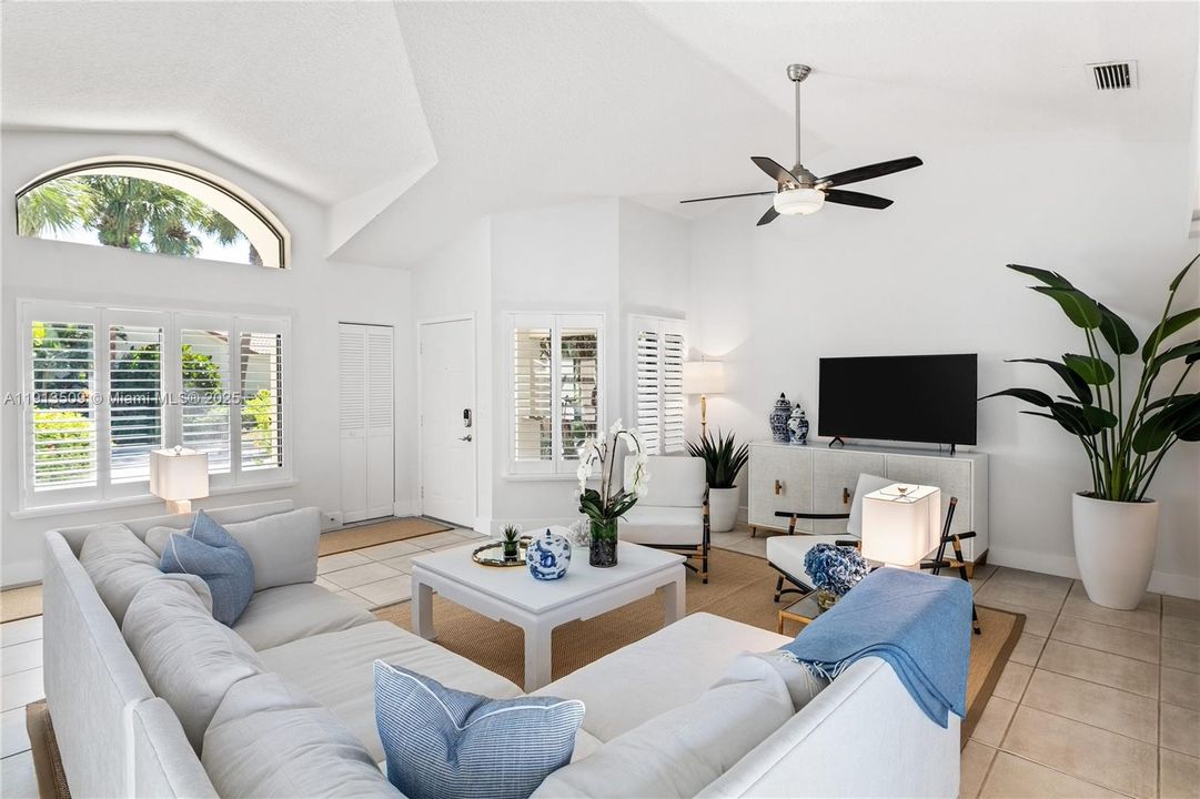 For Rent: $12,500 (3 beds, 2 baths, 1665 Square Feet)