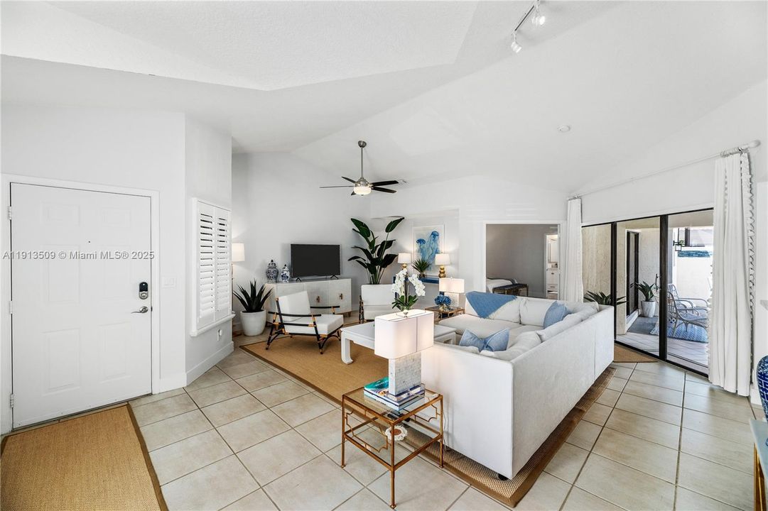 For Rent: $12,500 (3 beds, 2 baths, 1665 Square Feet)