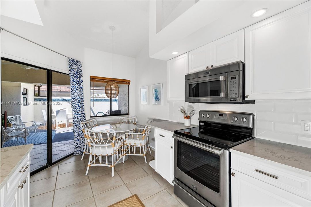 For Rent: $12,500 (3 beds, 2 baths, 1665 Square Feet)