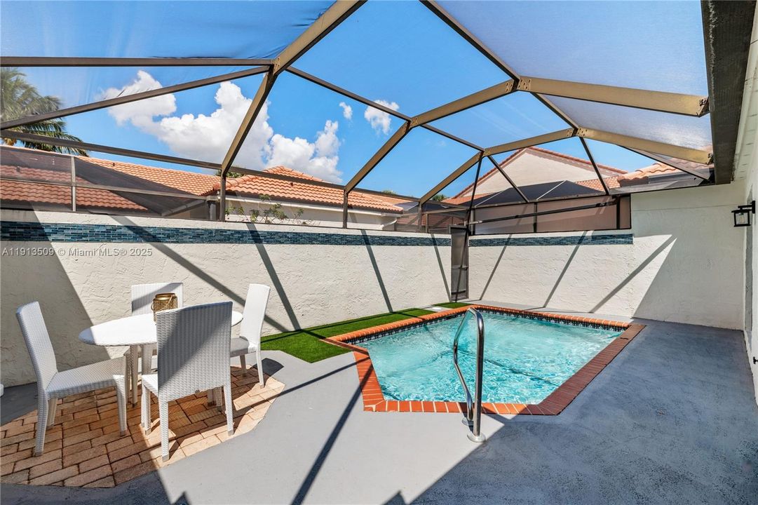 For Rent: $12,500 (3 beds, 2 baths, 1665 Square Feet)