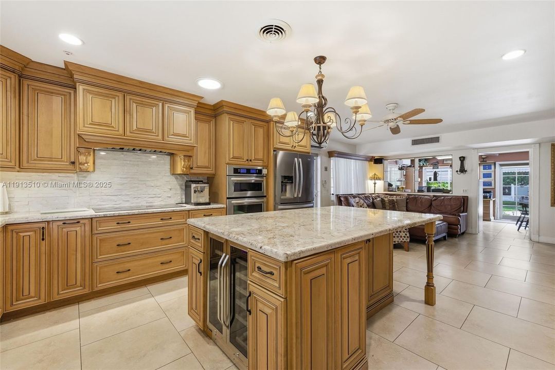 For Sale: $975,000 (3 beds, 2 baths, 2064 Square Feet)