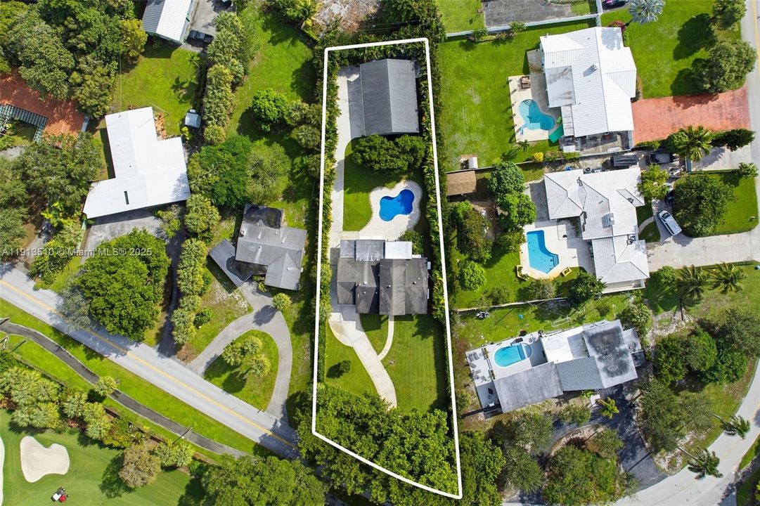 For Sale: $975,000 (3 beds, 2 baths, 2064 Square Feet)