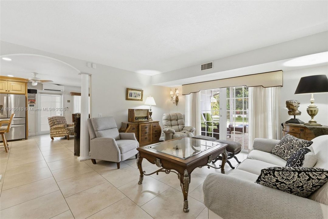 For Sale: $975,000 (3 beds, 2 baths, 2064 Square Feet)