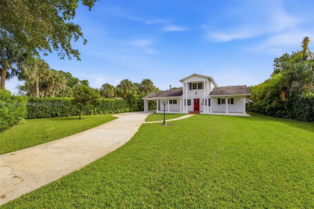 For Sale: $975,000 (3 beds, 2 baths, 2064 Square Feet)