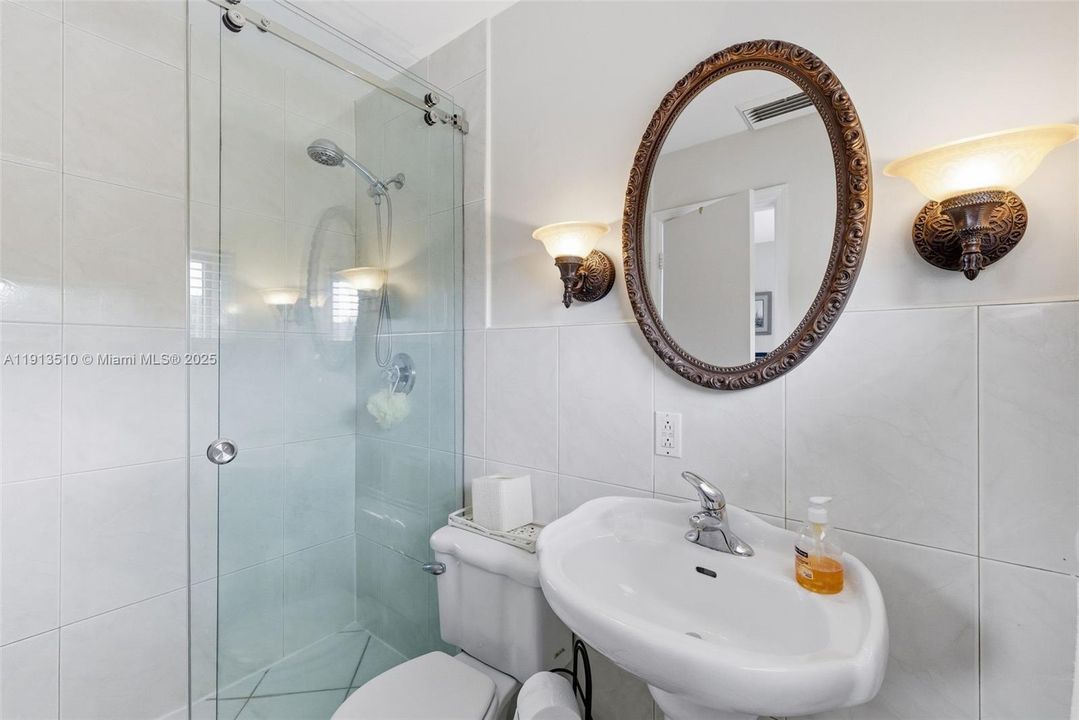 For Sale: $975,000 (3 beds, 2 baths, 2064 Square Feet)