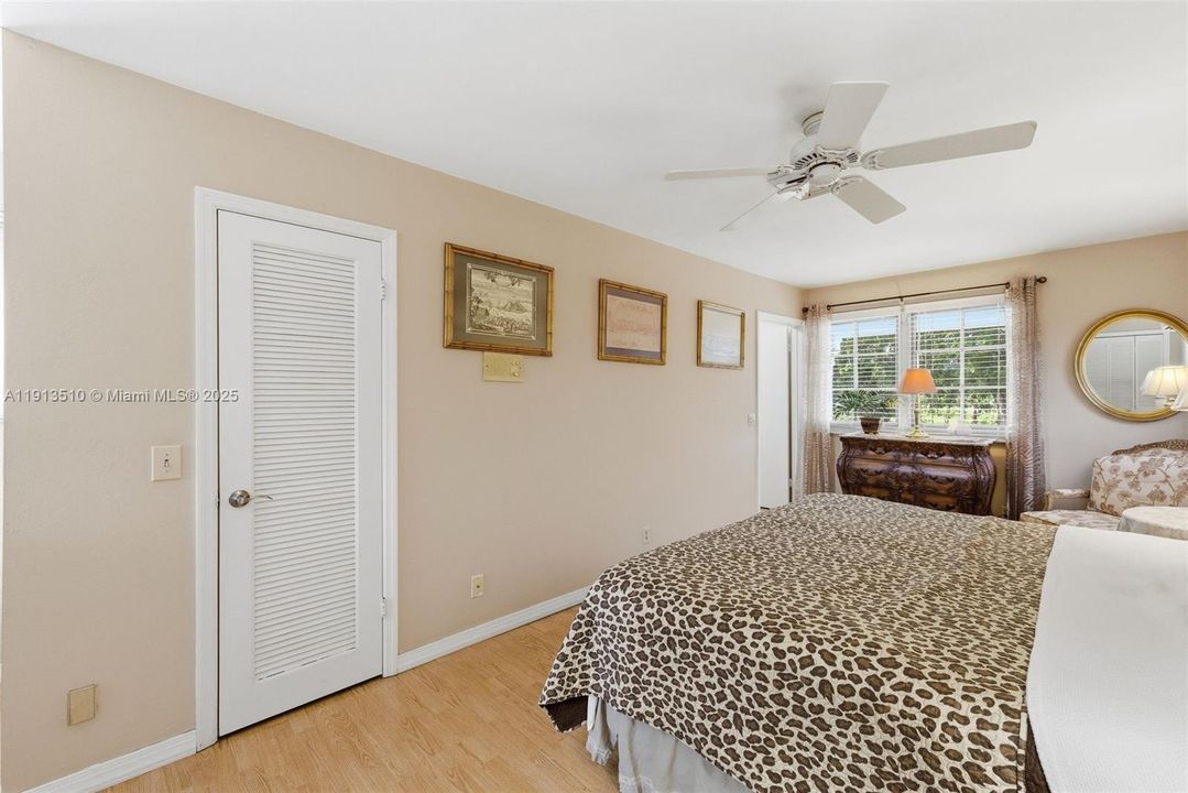 For Sale: $975,000 (3 beds, 2 baths, 2064 Square Feet)