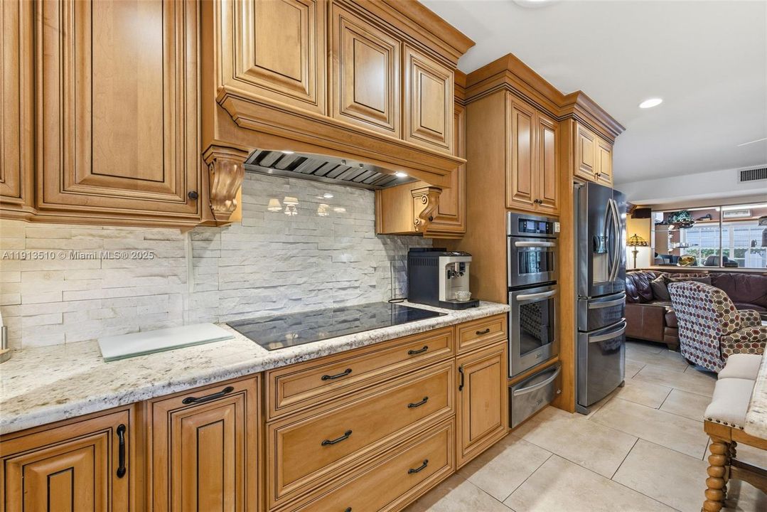 For Sale: $975,000 (3 beds, 2 baths, 2064 Square Feet)