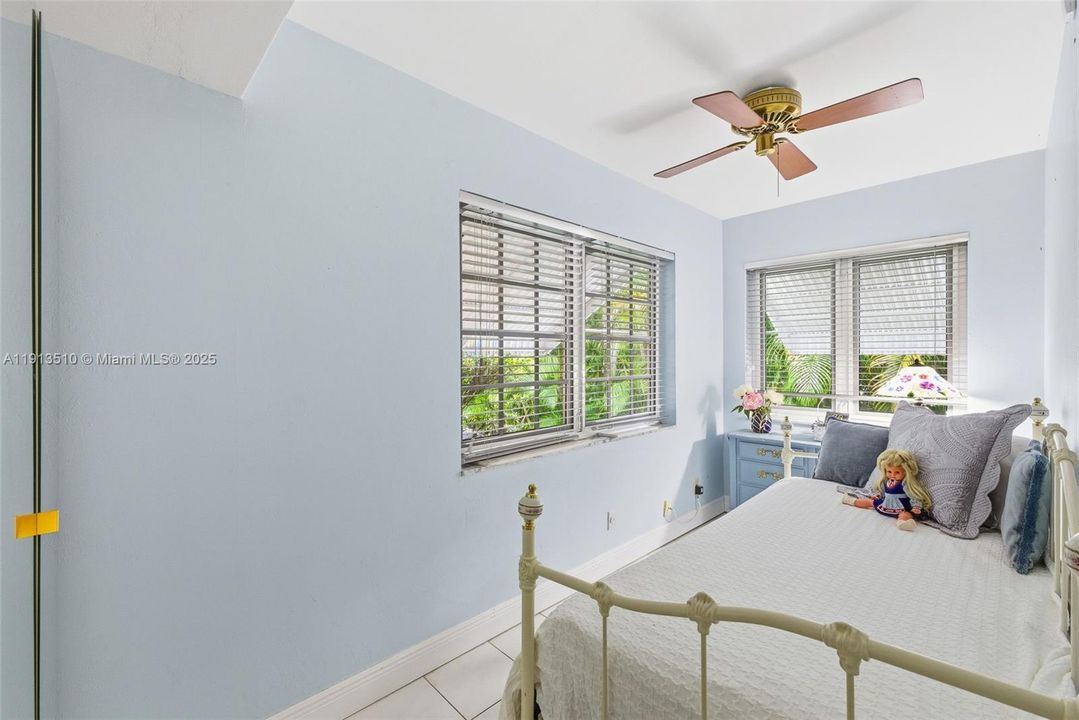 For Sale: $975,000 (3 beds, 2 baths, 2064 Square Feet)