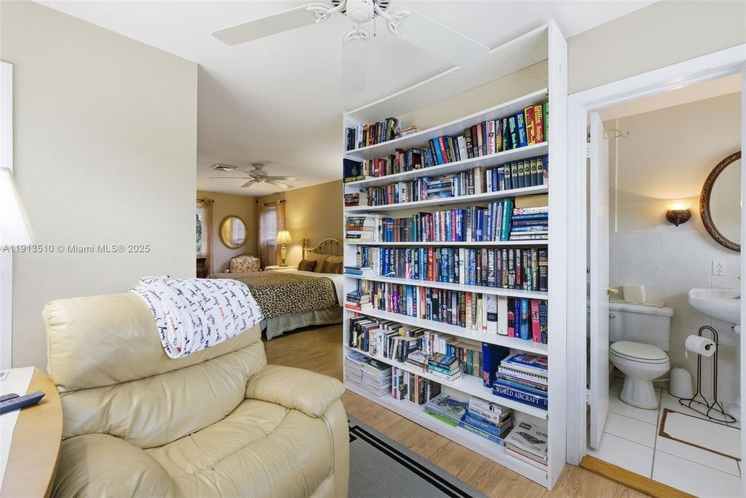 For Sale: $975,000 (3 beds, 2 baths, 2064 Square Feet)