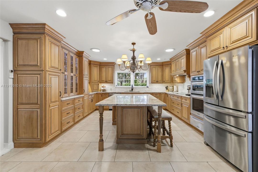 For Sale: $975,000 (3 beds, 2 baths, 2064 Square Feet)