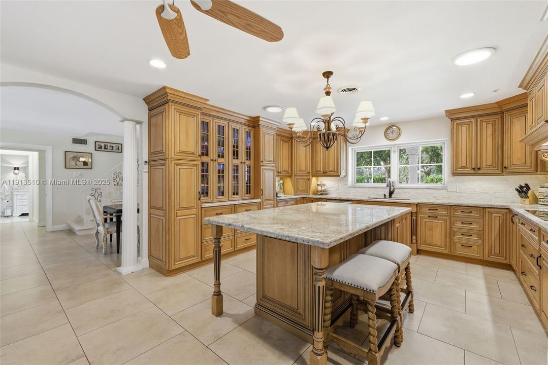 For Sale: $975,000 (3 beds, 2 baths, 2064 Square Feet)