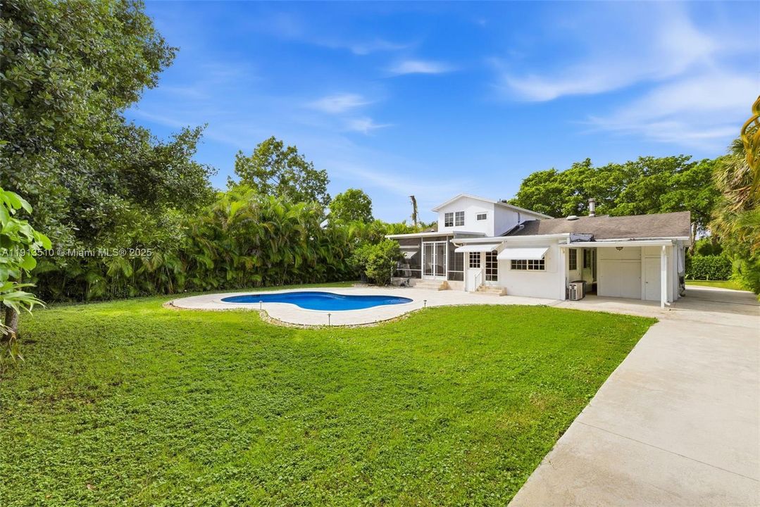 For Sale: $975,000 (3 beds, 2 baths, 2064 Square Feet)