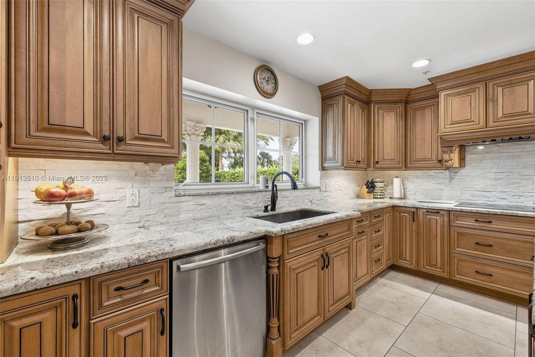 For Sale: $975,000 (3 beds, 2 baths, 2064 Square Feet)