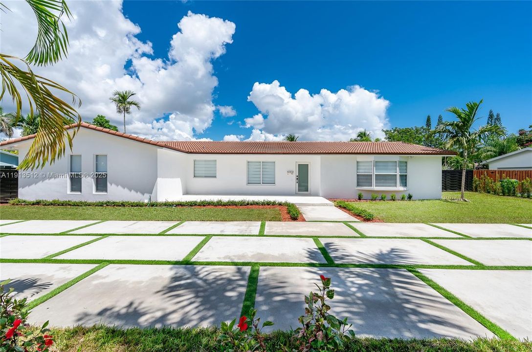 Active With Contract: $7,995 (4 beds, 3 baths, 2588 Square Feet)