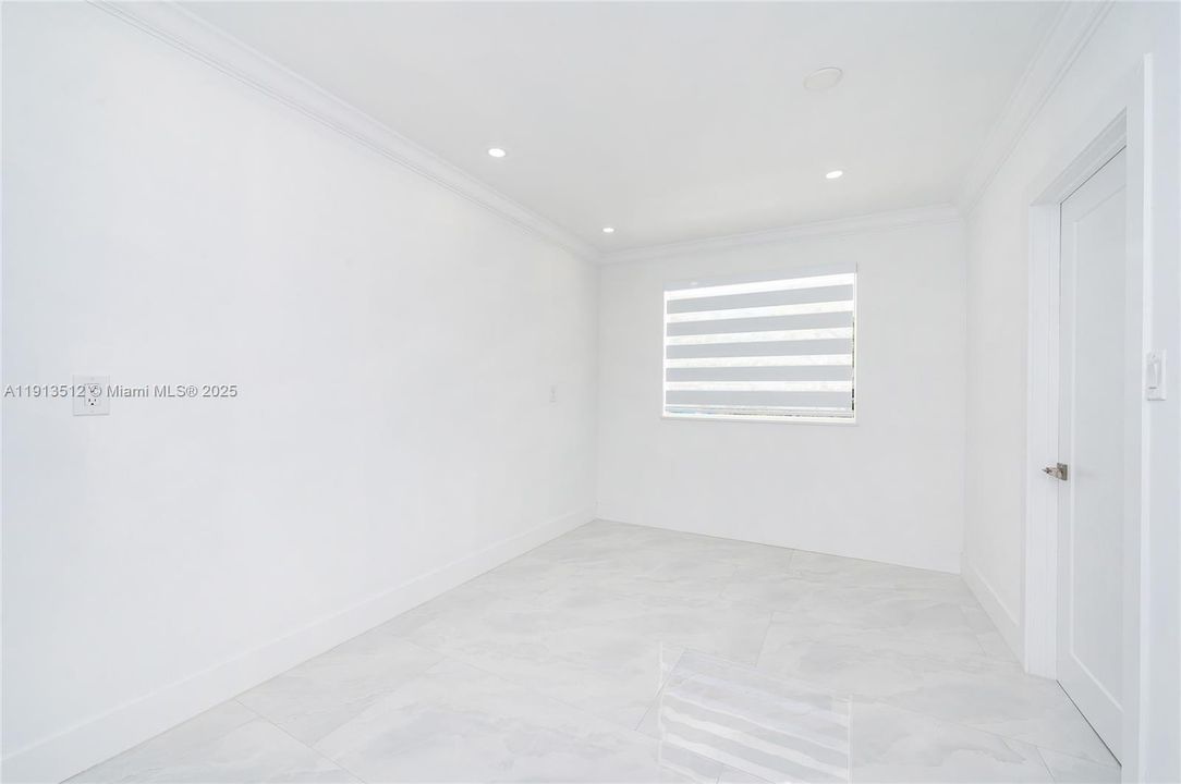 Active With Contract: $7,995 (4 beds, 3 baths, 2588 Square Feet)