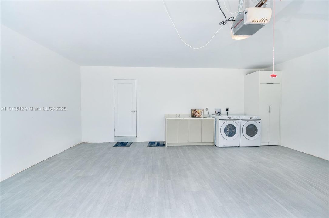 Active With Contract: $7,995 (4 beds, 3 baths, 2588 Square Feet)