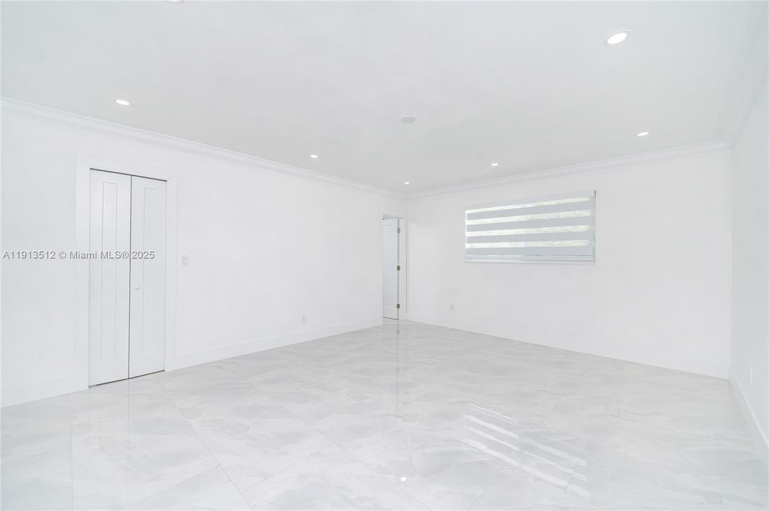 Active With Contract: $7,995 (4 beds, 3 baths, 2588 Square Feet)