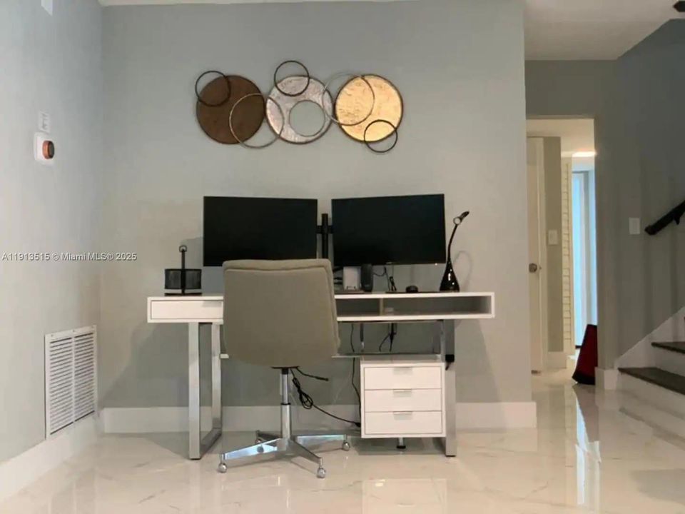 出租: $12,995 (6 贝兹, 4 浴室, 2922 平方英尺)