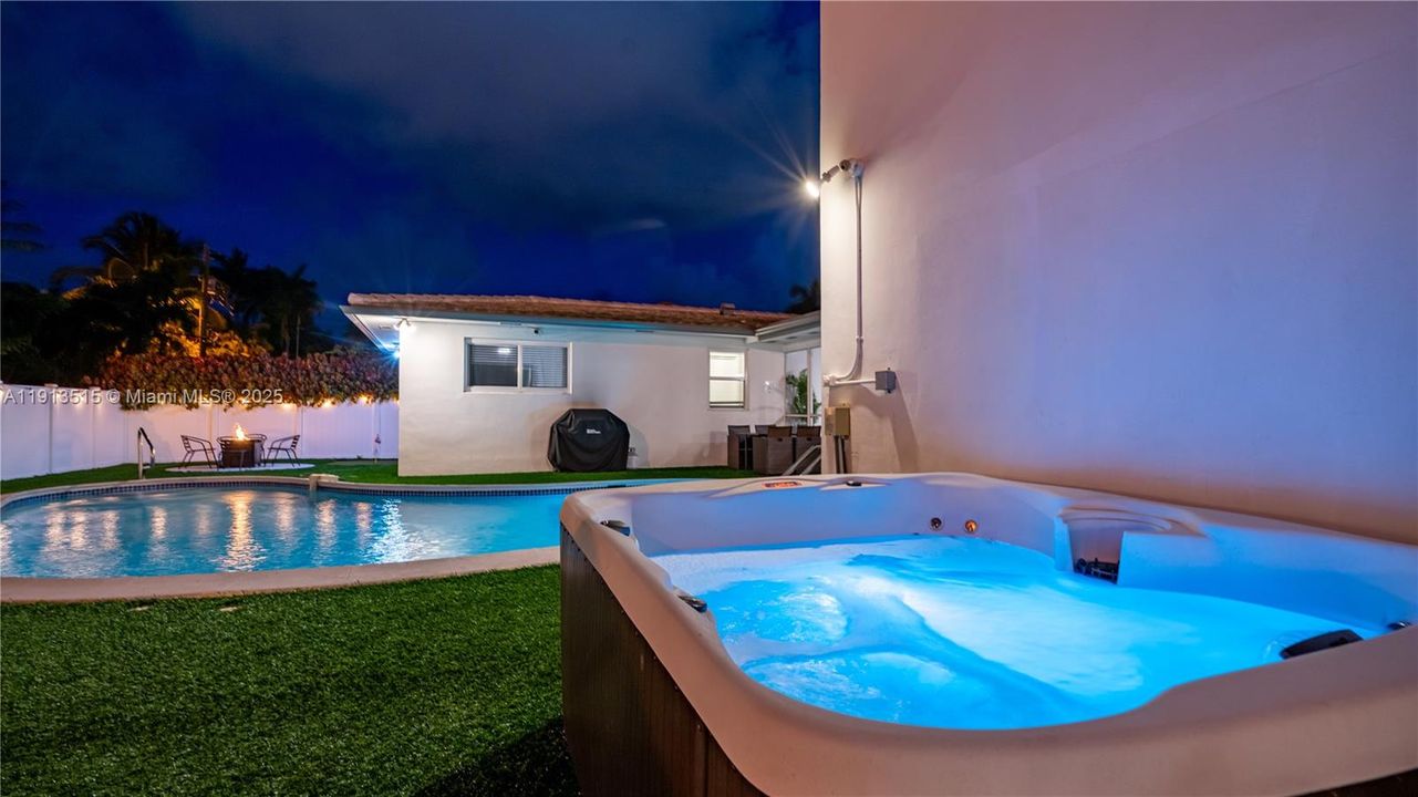 出租: $12,995 (6 贝兹, 4 浴室, 2922 平方英尺)