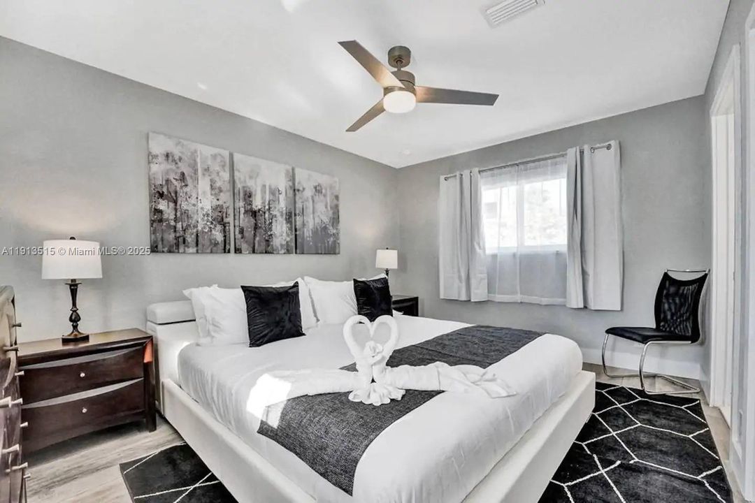 出租: $12,995 (6 贝兹, 4 浴室, 2922 平方英尺)