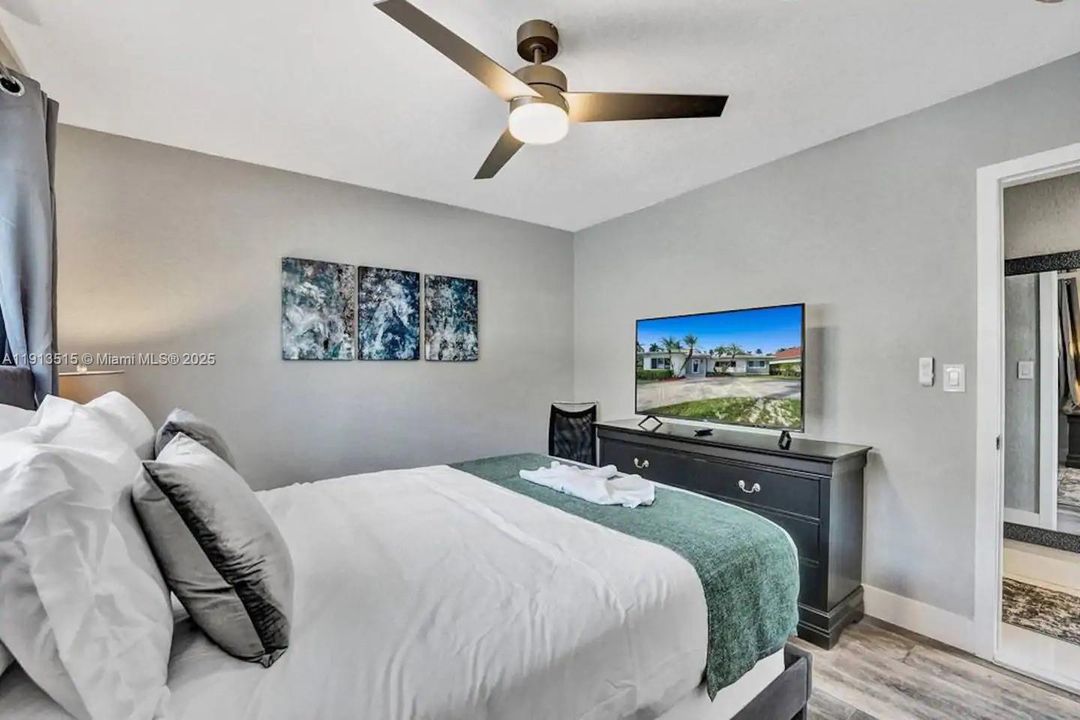 出租: $12,995 (6 贝兹, 4 浴室, 2922 平方英尺)