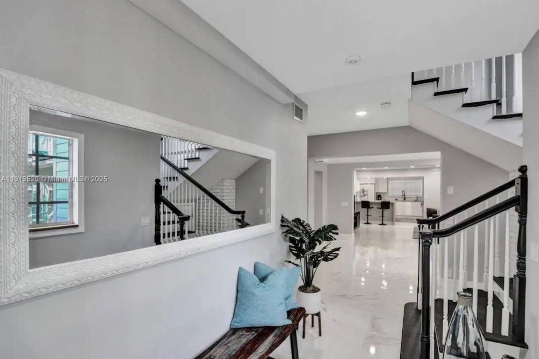 En Venta: $2,600,000 (8 camas, 5 baños, 5097 Pies cuadrados)