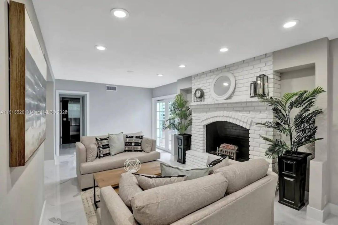 En Venta: $2,600,000 (8 camas, 5 baños, 5097 Pies cuadrados)