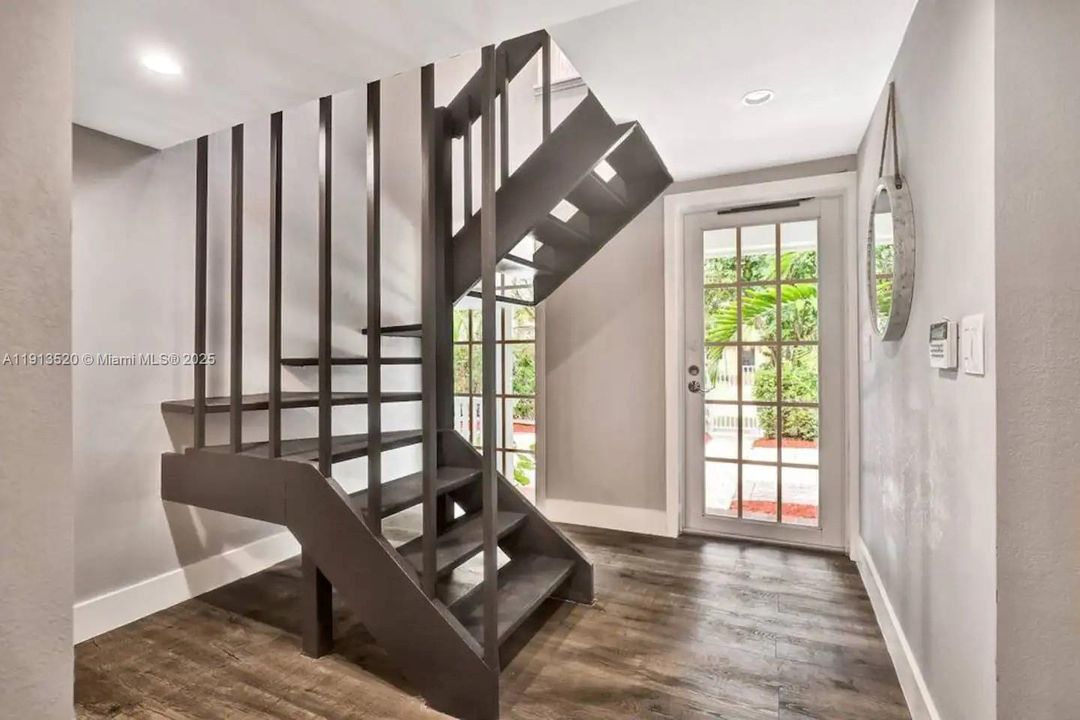 En Venta: $2,600,000 (8 camas, 5 baños, 5097 Pies cuadrados)