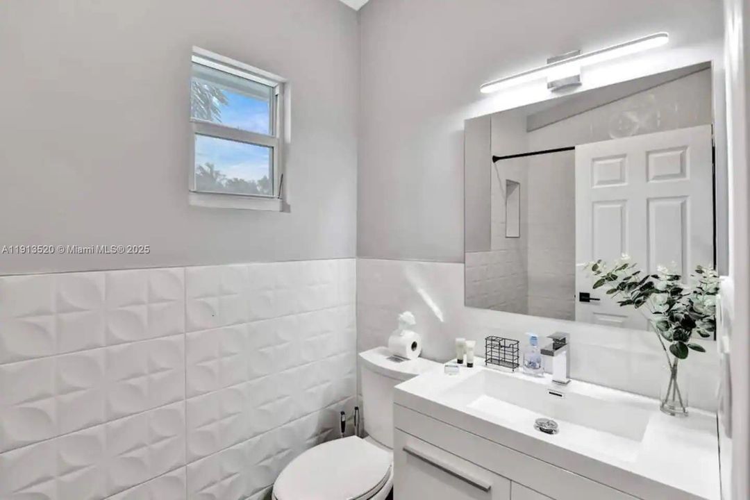 En Venta: $2,600,000 (8 camas, 5 baños, 5097 Pies cuadrados)