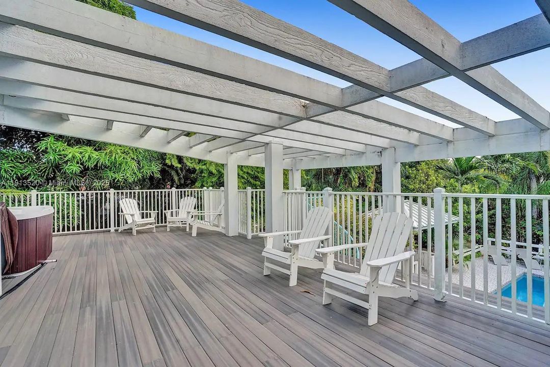 En Venta: $2,600,000 (8 camas, 5 baños, 5097 Pies cuadrados)