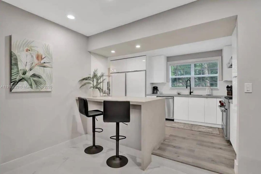 En Venta: $2,600,000 (8 camas, 5 baños, 5097 Pies cuadrados)