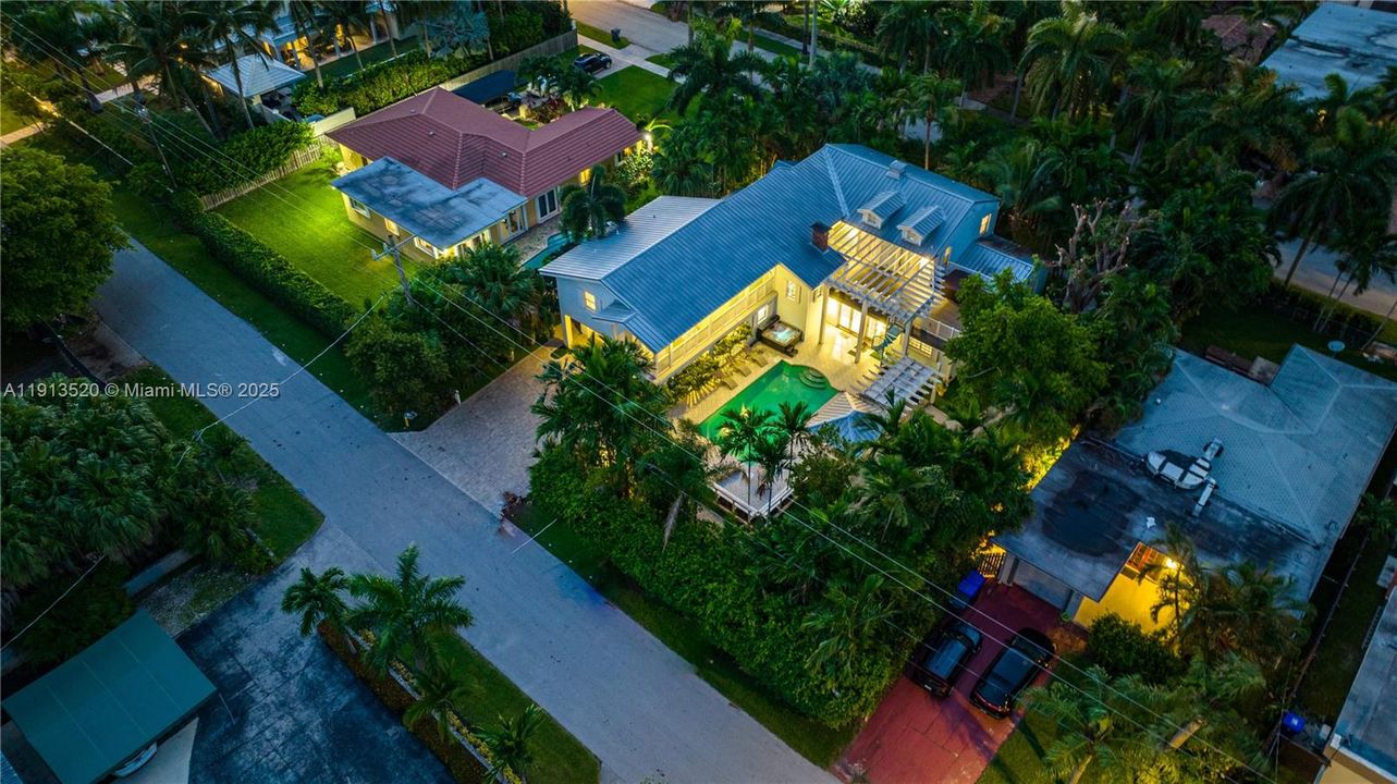 En Venta: $2,600,000 (8 camas, 5 baños, 5097 Pies cuadrados)