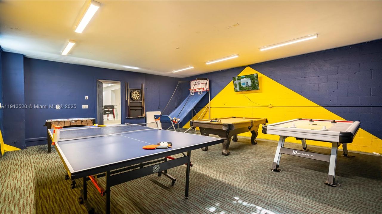 En Venta: $2,600,000 (8 camas, 5 baños, 5097 Pies cuadrados)