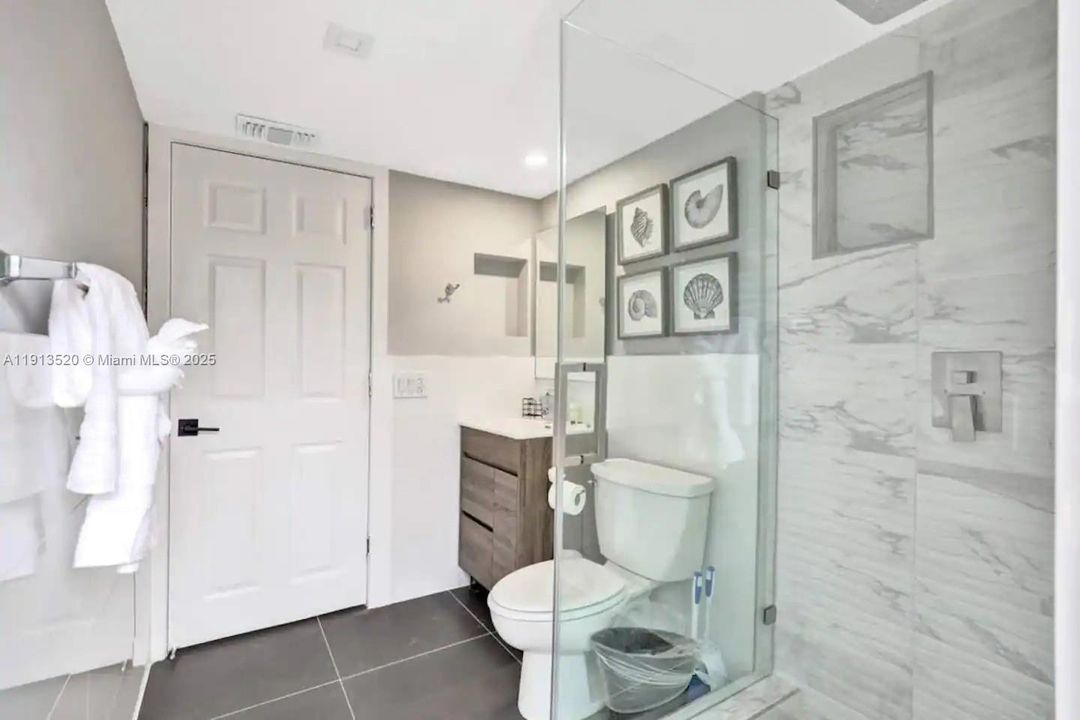 En Venta: $2,600,000 (8 camas, 5 baños, 5097 Pies cuadrados)