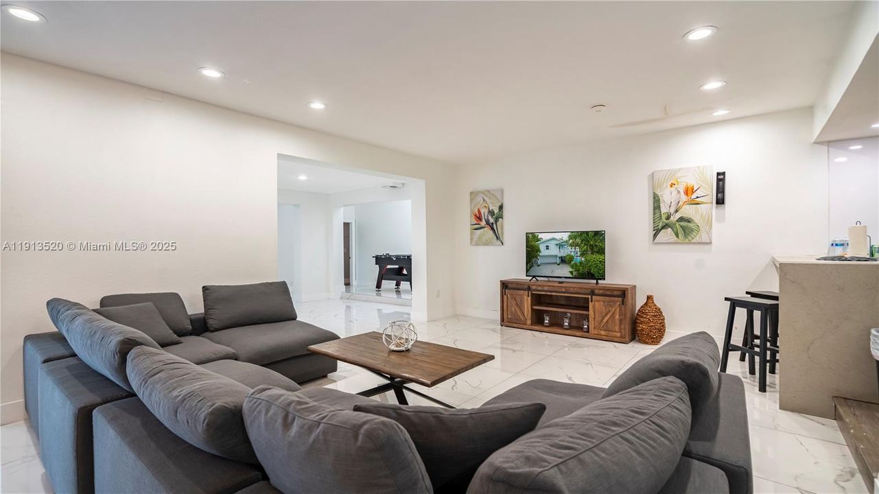 En Venta: $2,600,000 (8 camas, 5 baños, 5097 Pies cuadrados)