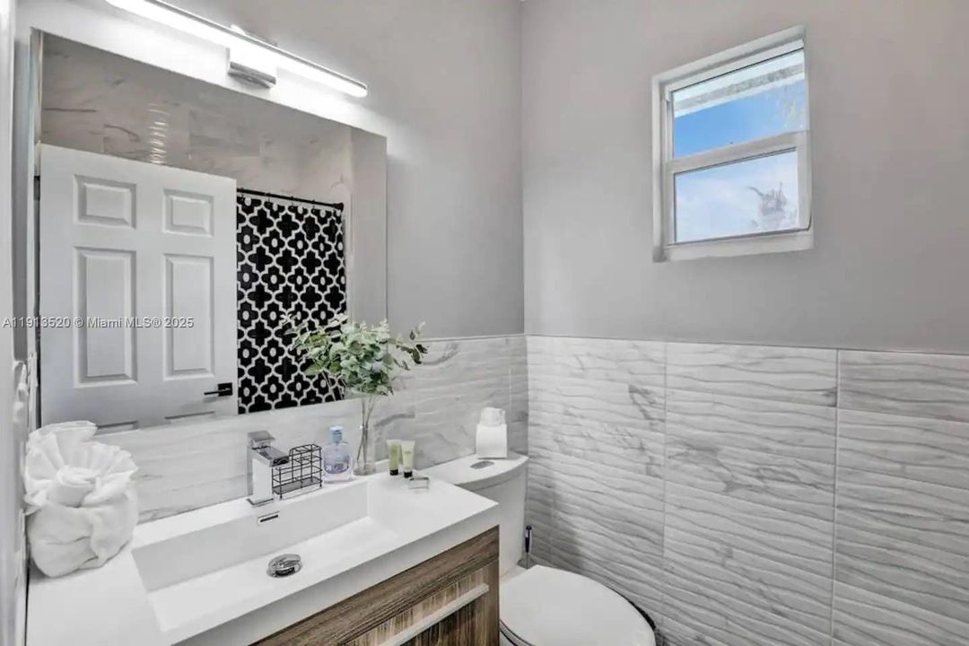 En Venta: $2,600,000 (8 camas, 5 baños, 5097 Pies cuadrados)