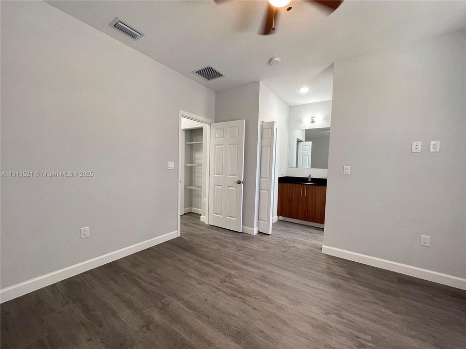 Recently Rented: $2,000 (2 beds, 2 baths, 1244 Square Feet)