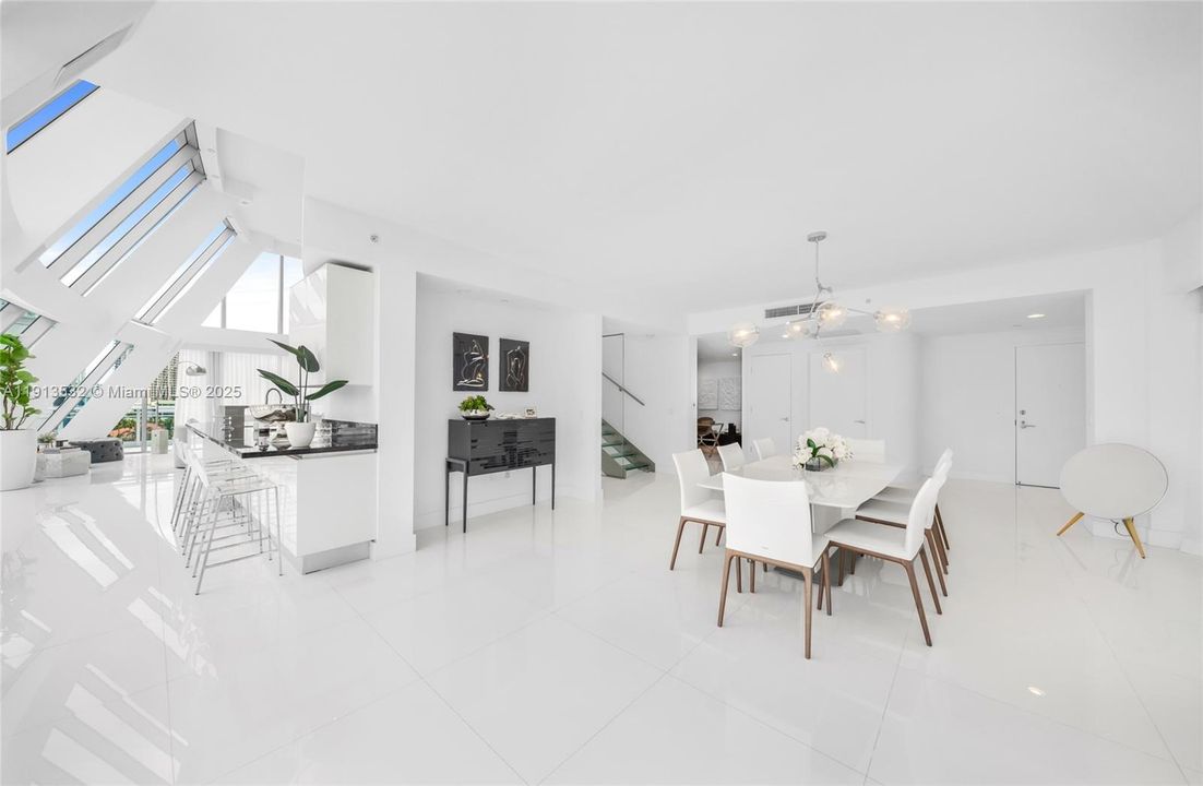 For Sale: $3,500,000 (5 beds, 5 baths, 4684 Square Feet)