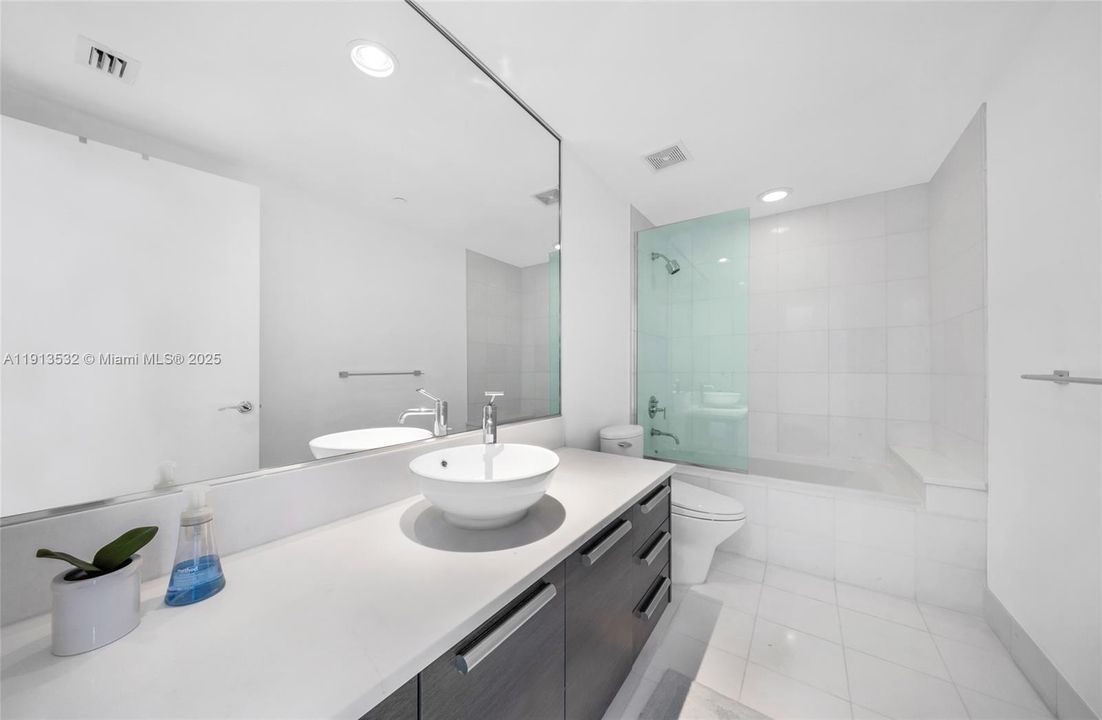 For Sale: $3,500,000 (5 beds, 5 baths, 4684 Square Feet)