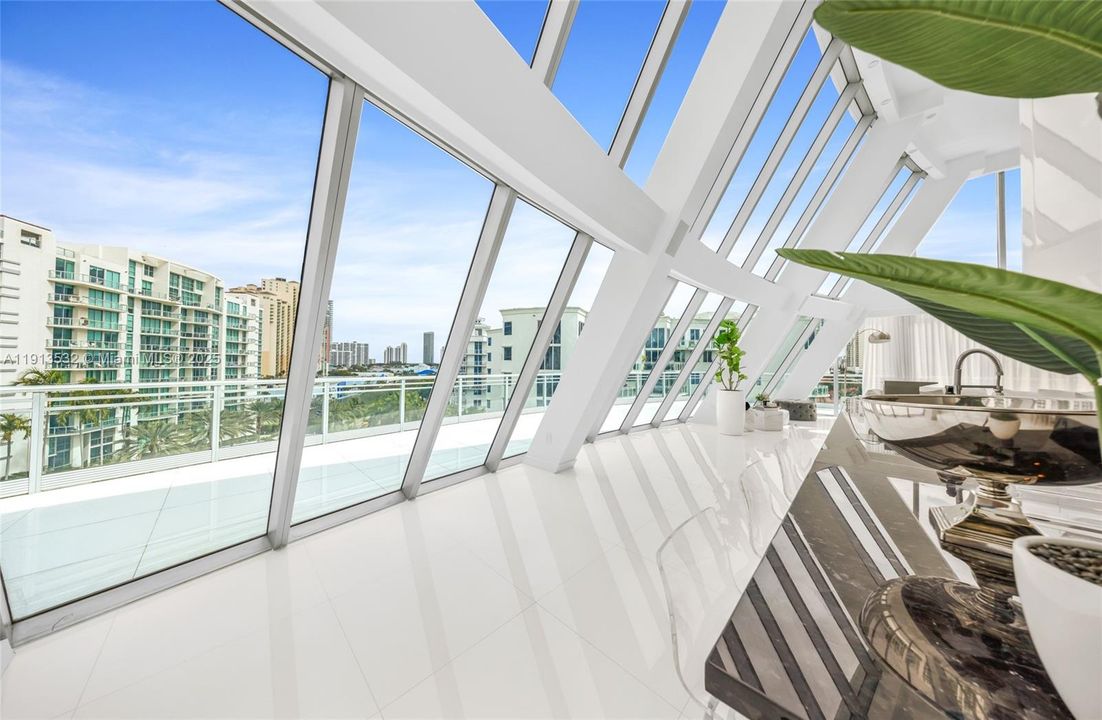 For Sale: $3,500,000 (5 beds, 5 baths, 4684 Square Feet)