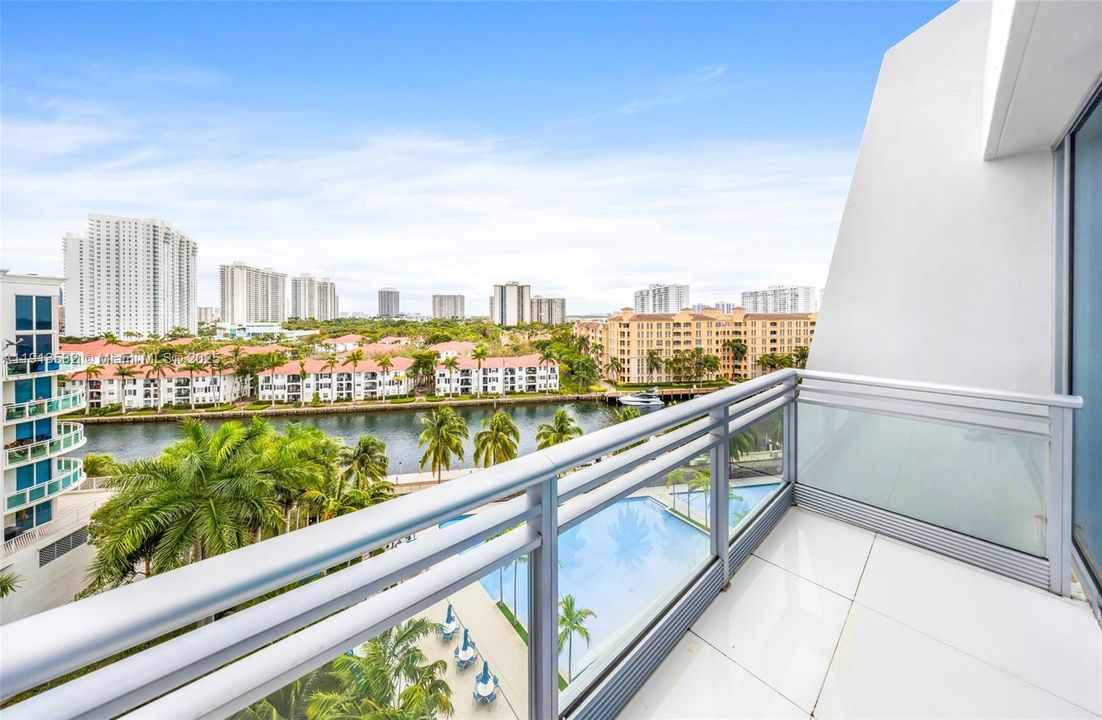 For Sale: $3,500,000 (5 beds, 5 baths, 4684 Square Feet)