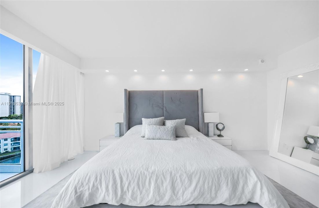 For Sale: $3,500,000 (5 beds, 5 baths, 4684 Square Feet)