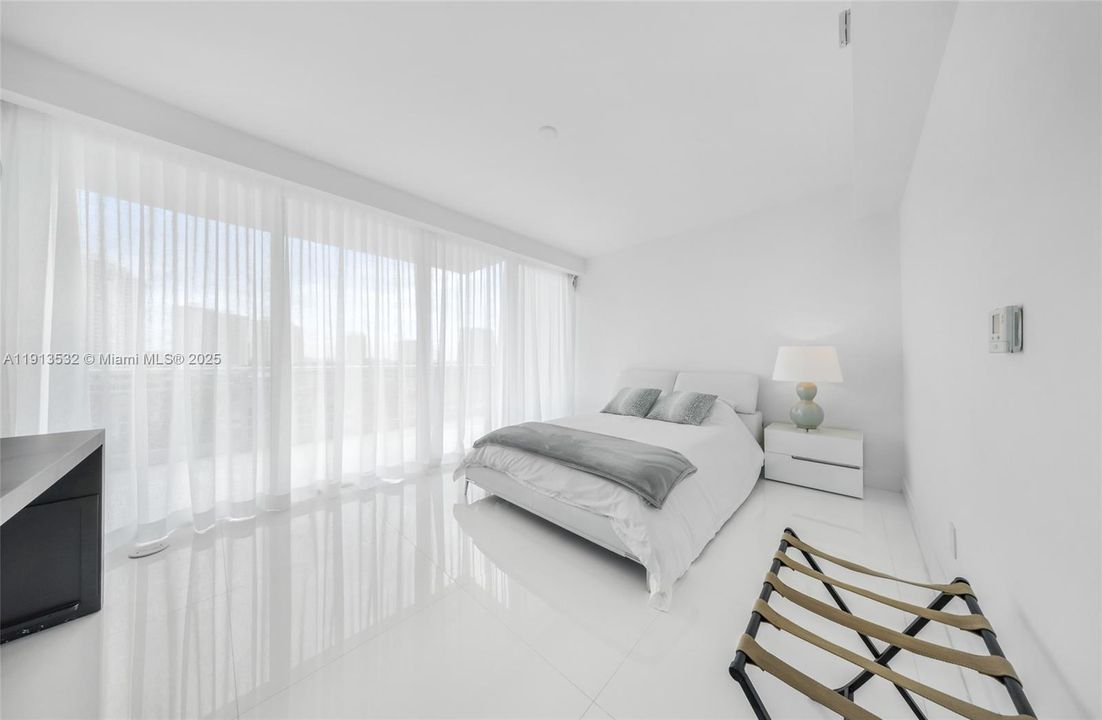 For Sale: $3,500,000 (5 beds, 5 baths, 4684 Square Feet)